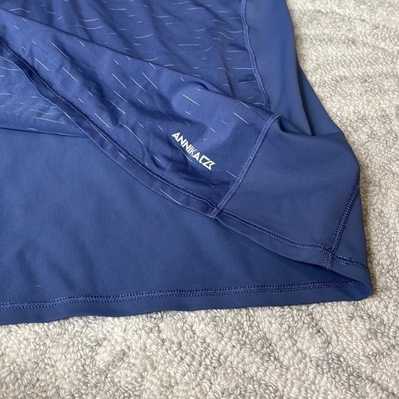 Woman Annika Golf Shirt Size Medium - Picture 3 of 4